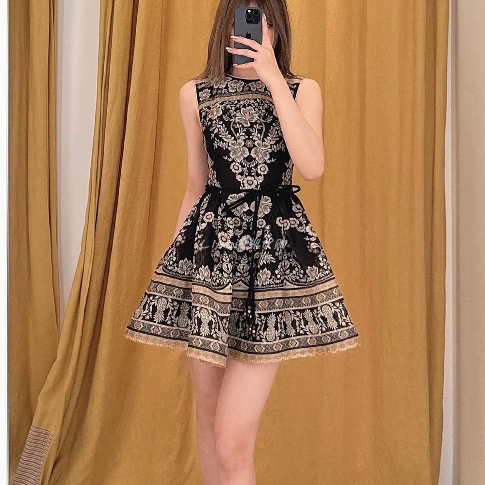 Sleeveless Black Floral Border-Print Dress - Picture 10 of 12